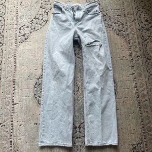 Abercrombie & Fitch 90s Relaxed Jean 
High Rise and Curve Love